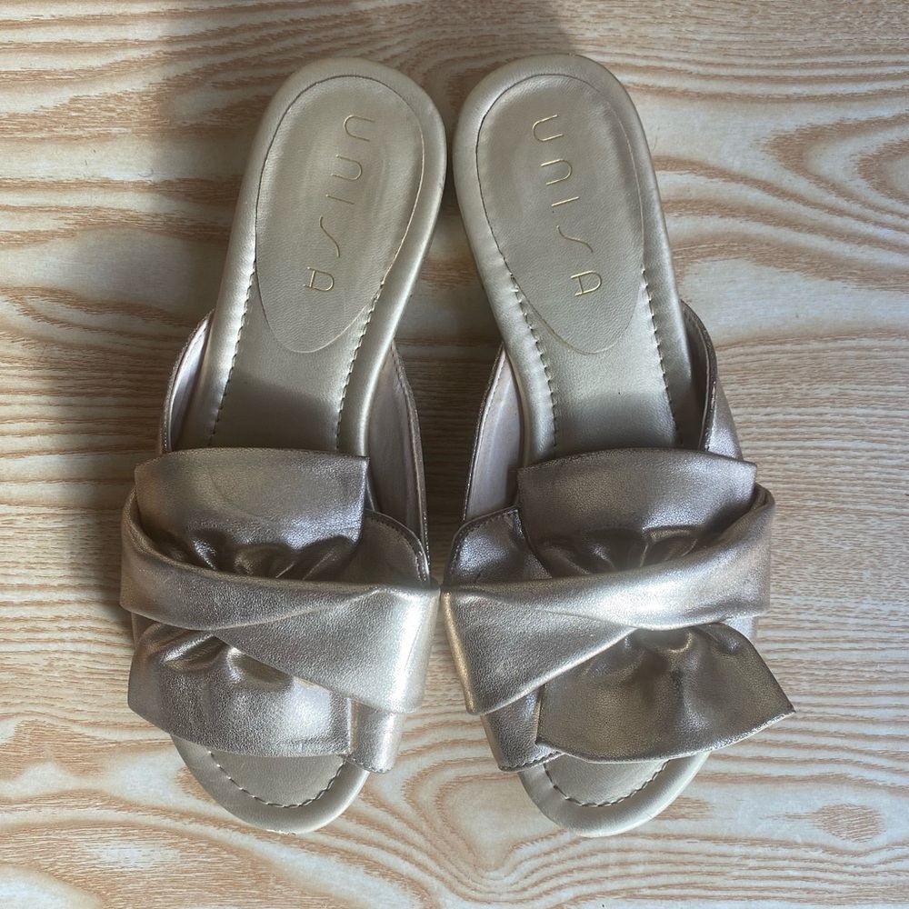 Metallic Gold Bow Sandals